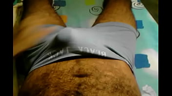 Pau duro na meio da noite