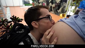 - Hunky Pretty Boy Sucks His Little Cock 