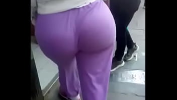 Culona Peruana En Pantalon Rosado Negra...
