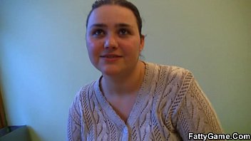 Plump chick gets doggystyked