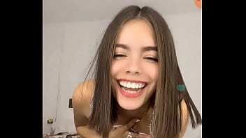Novinha Linda Querendo Se Mostrar Na Live...