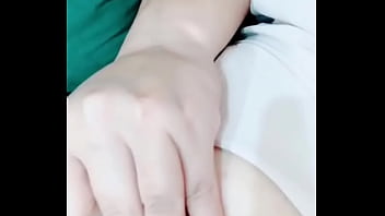 单亲妈妈和自己三岁的儿子 舔儿子小鸡鸡 太可怕了 2024 | XXXXVideo