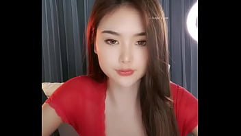 学校男老师用平板电脑诱奸女孩 2025 | XXXXVideo 学校男老师用平板电脑诱奸女孩 2025 | XXXXVideo