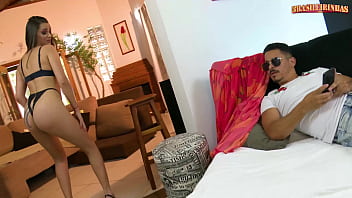 Clip sex Hot slut pays the rent by giving it to the landlord