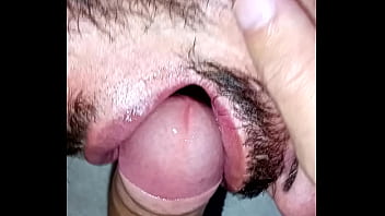 Tío gay me chupa la pija