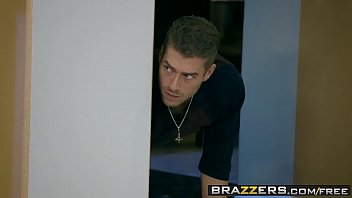 Clip Brazzers - Teens Like It Big -  Sharing the Siblings Part 2 scene starring Violet Starr and Xander C