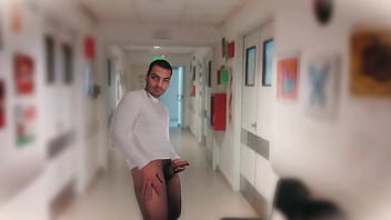 Uno Dos y Tres, Caballero Sexy Número Uno Masturbandose en el Hospital