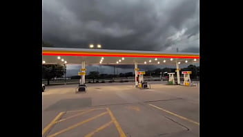 Storms rolling in!!! Anyone on here an actual storm/tornado chaser?! I'm dead serious about that too. My step mom and I used t ...