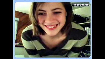 Hairy teen shows her pussy on webcam    