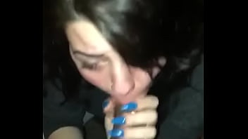 Novinha Adora Mamar A Piroca Gigante...