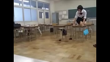 女子校在学中の生徒が同級生を盗撮ｗ女だけの無防備な空間で無邪気にはしゃぐJKたちｗｗｗ