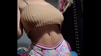 HOLA SOY NUEVA ME VOY A DESNUDAR
