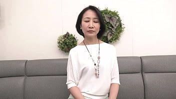 "Isn't it raw with an aunt for the first time&quest;" Virgin-kun has the best brush-down sexual intercourse with a married woman Reiko Seo - XVIDEOS.COM-> 