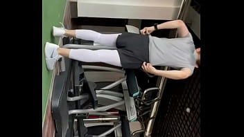 working out in public gym with didlo inside ass and moaning