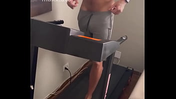 Correndo pelado na esteira continua...