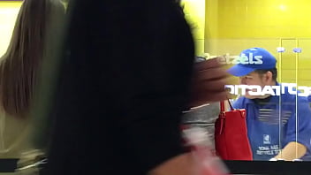 Trim.50C34698 549B 4D59 AA94 096A4A9D3994.MOV...