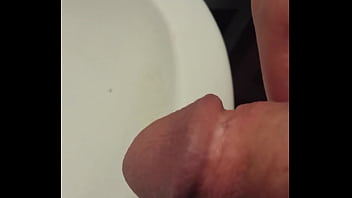 Pissing Sink Homemade Waterworks Amateur Solo...