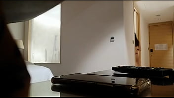Siskaee gives a special gift to room boy full...