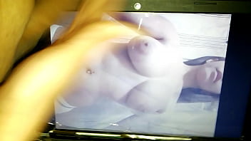 Oneless86  wants that cock...