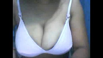 Webcam broadcast of virginloveu