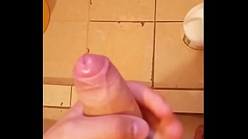 Me Masturbo En La Ducha Soltando Mucha Leche...