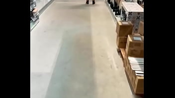 (Extrait)Pour notre sortie shopping Mon ma&icirc_tre m&rsquo_impose une tenue plut&ocirc_t ...