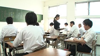 Reina Nanjo, a married woman teacher who gets 10 times wet in a climax class where she can't make a voice