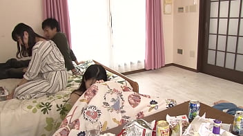 https://bit.ly/3rN4OM3 Secretly mischief on the unprotected lower body in the kotatsu! A girl who seems to be an adult has people around her, so she can't make a voice and becomes soaked in her pants ... Japanese amateur teen porn. [Part 1]
