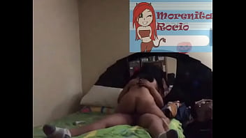 Como me muevo rico sobre la cama encima de un solicitante...