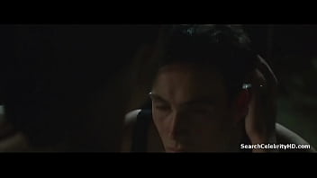 Rebecca Romijn Au Rollerball 2004