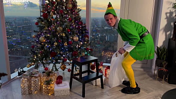 Aaliyah and Yasmina catch a naughty Elf stealing Christmas presents