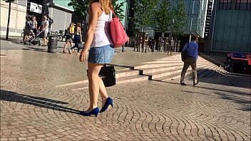 Mini Jupe En Jean Et Escarpin...