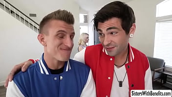 Cheerleder Friends Suck & Fuck Stepbros Bigcock Foursome...