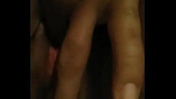 Rica morenita bien mojada (???)