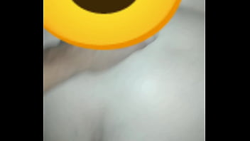 Une Jeune Fille De 20 Ans Est Rentrée Chez Elle Et A Été Battue Avec Un Bâton