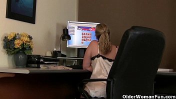 Pantyhose And Porn Get Mom Soaked