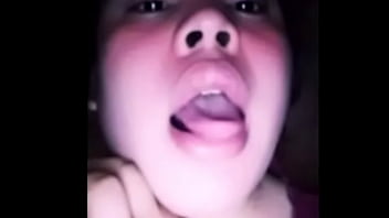 My hot wife show me lips...