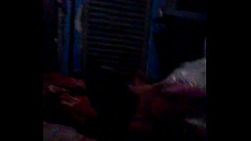 Novinho Gozando na Cama