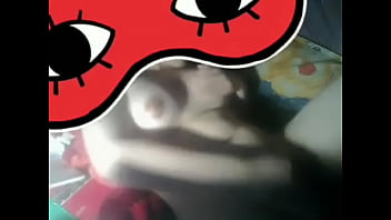 美丽的大奶女孩自慰