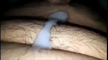 Emilio Chec Chau fabrica yogur con leche humana propia y se lo come