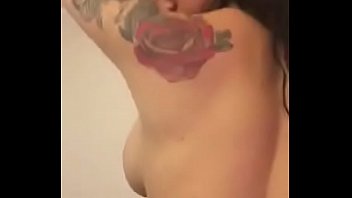 Chica De Grandes Tetas Le Manda Video A Su Artist...