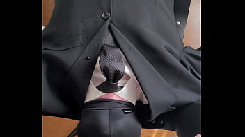 Thirsty bottom. Hungry bottom. Lunch hour.