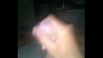 Garçon Blanc Frappant Un