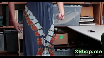 Swingeing teen hottie Avi Love fingered and licked