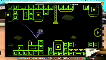 I beat Retray with a water bottle! (Geometry Dash)