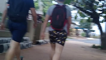 Me ecnontre estos dos CULOTES en la calle gay