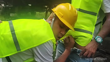 OS OPERÁ_RIOS PEGARAM PESADO NA HORA DO ALMOÇ_O FUDERAM O COLEGA PASSIVO E DERAM MUITO LEITE DE SOBREMESA OS OPERÁ_RIOS PEGARAM PESADO NA HORA DO ALMOÇ_O FUDERAM O COLEGA PASSIVO E DERAM MUITO LEITE DE SOBREMESA