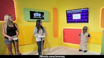 Sexy natural chick trades cash for some rough sex 2