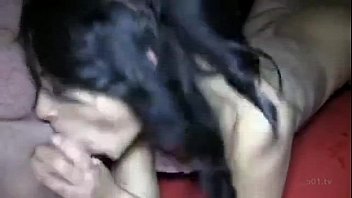 Sofa-Orgie: Sperma-Dusche für die Geile Tante