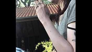 Emo Fumer Et Jouer À La Bite